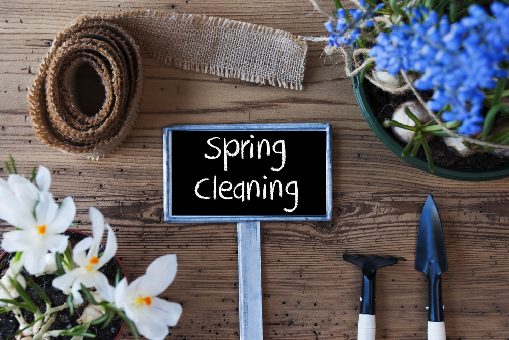 alt="senior living spring cleaning"
